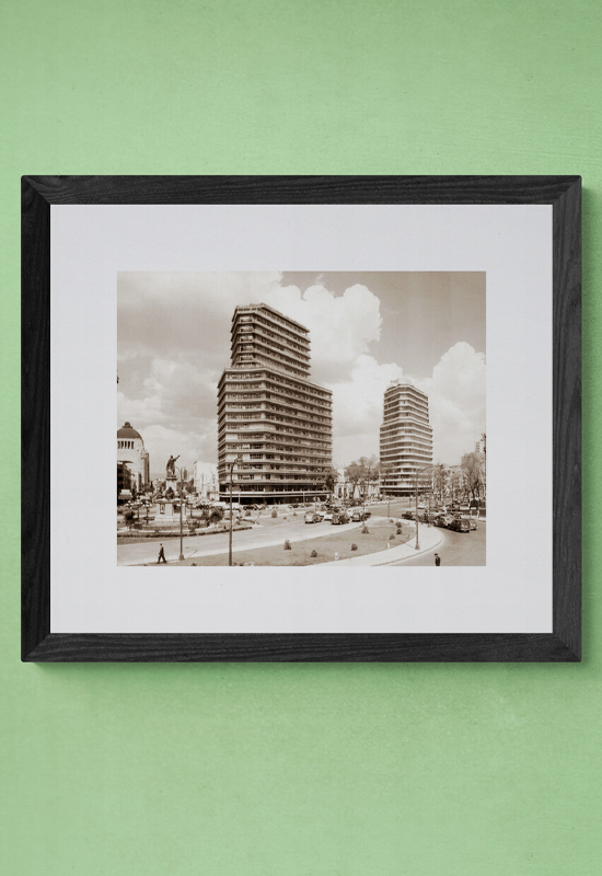 Vista del Paseo de La Reforma, Monumentos a la Revolución y C. Colón