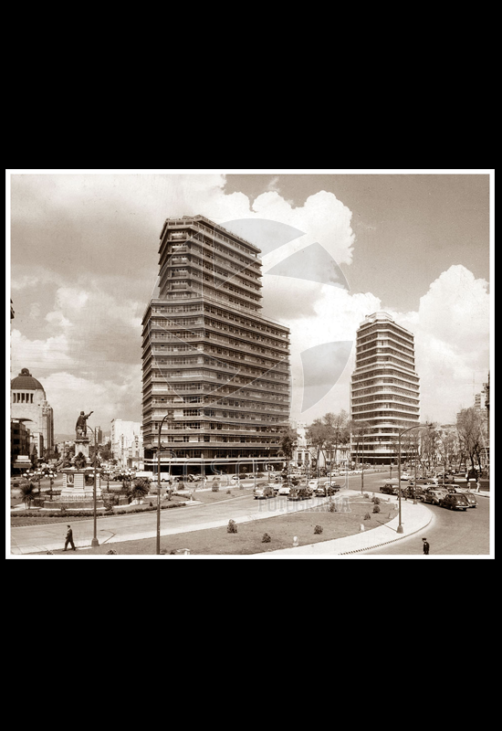 Vista del Paseo de La Reforma, Monumentos a la Revolución y C. Colón