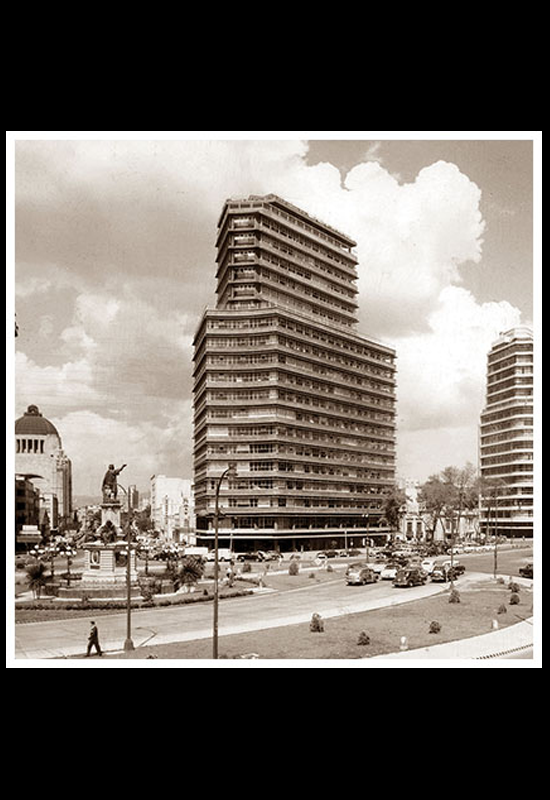 Vista del Paseo de La Reforma, Monumentos a la Revolución y C. Colón