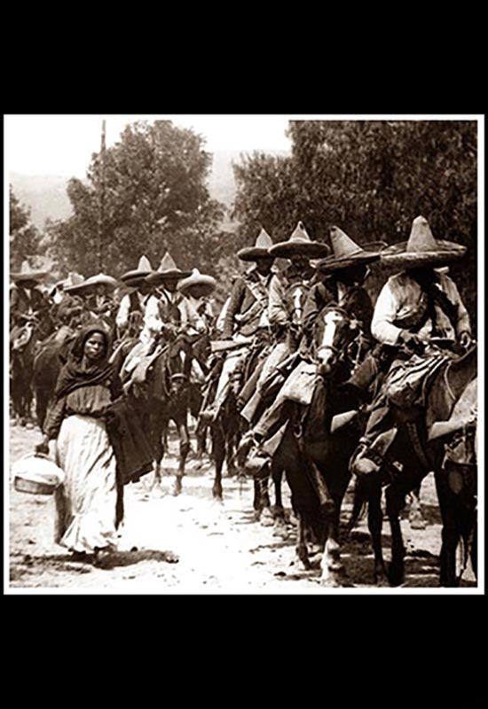 Soldaderas a pie, zapatistas a caballo