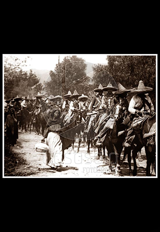 Soldaderas a pie, zapatistas a caballo