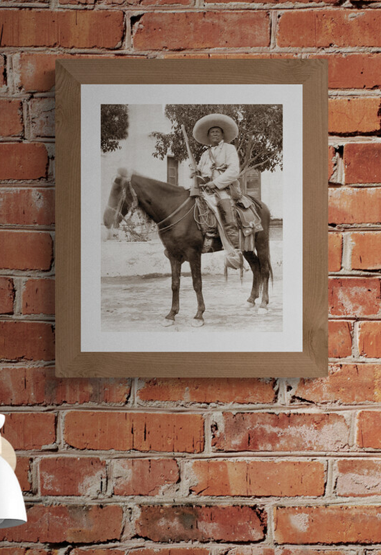 Gral. Antonio Macías a caballo