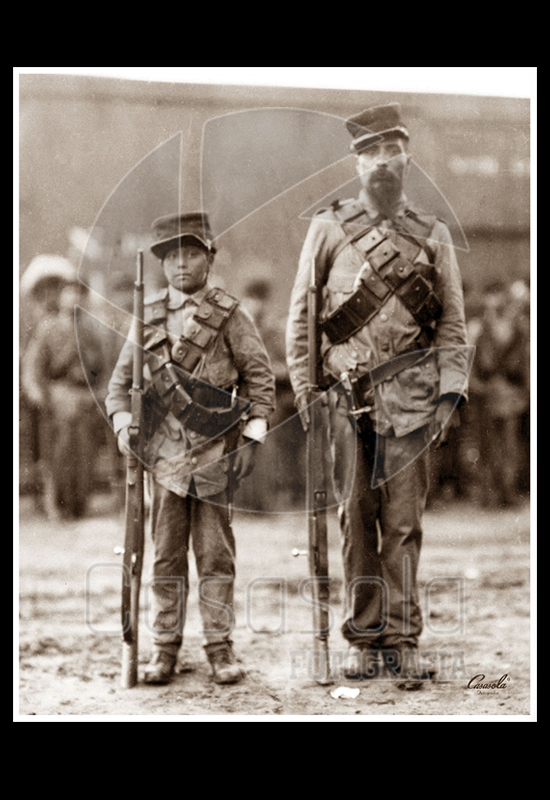 Padre e hijo, soldados constitucionalistas