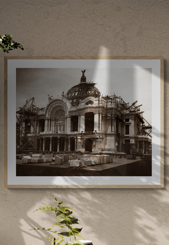 El Palacio de Bellas Artes sin cúpula, a nivel de calle