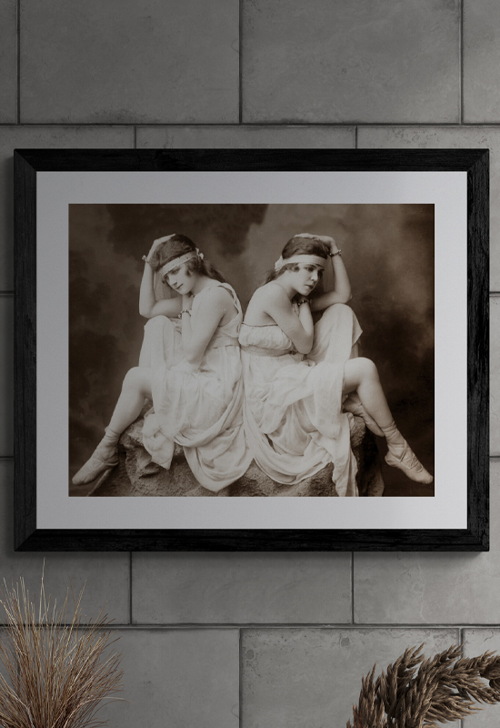 Las Hermanas María y Mina Corio