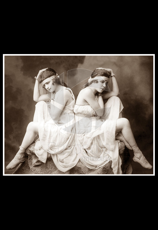 Las Hermanas María y Mina Corio