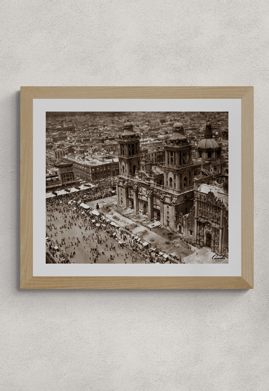 Vista del Zócalo y la Catedral desde un avión