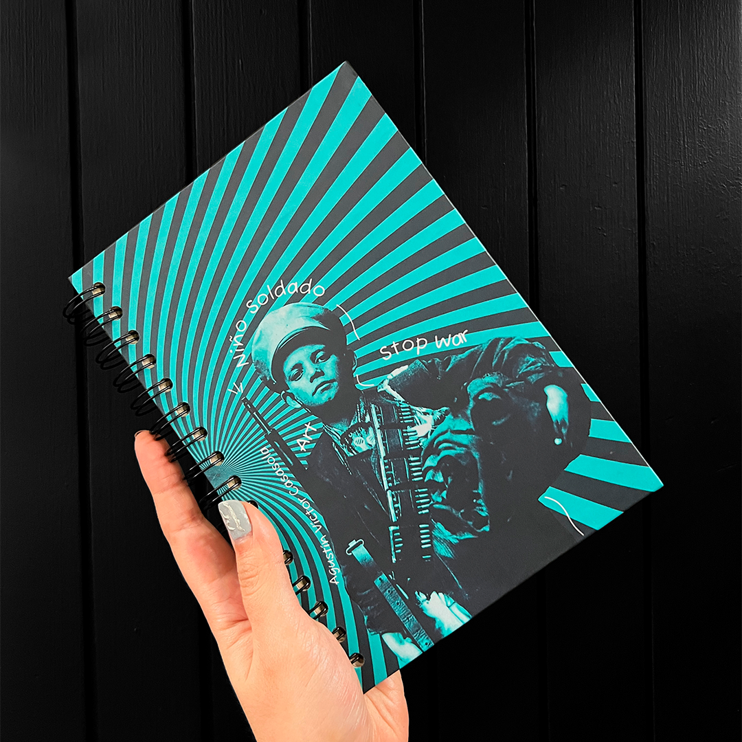 Libreta Niño Soldado fotografía intervenida Casasola Fotografía