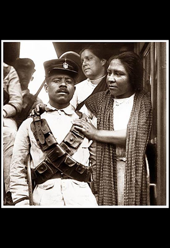 Pareja en tren federal