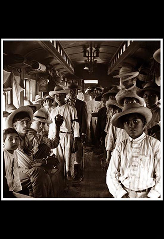 Interior de un tren de segunda clase