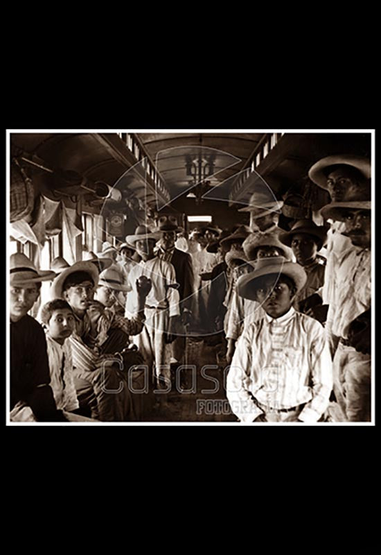 Interior de un tren de segunda clase