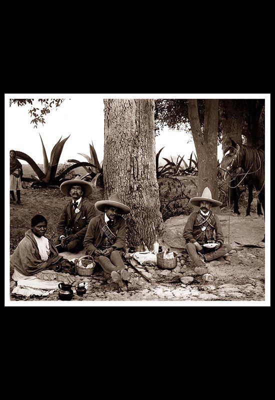 Rurales comiendo en la Hacienda de Cristo, Morelos
