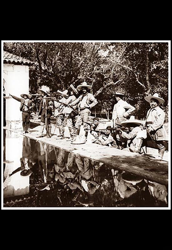 Revolucionarios en el jardín Borda de Cuernavaca