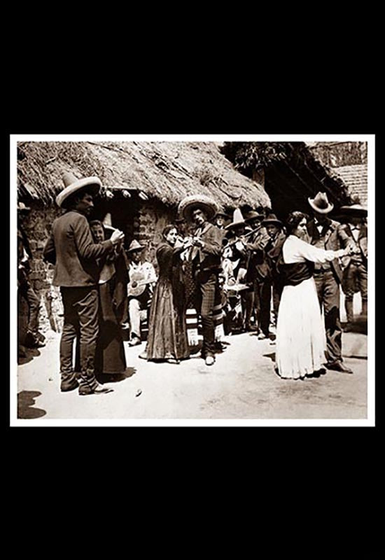 Baile típico en Santa Anita