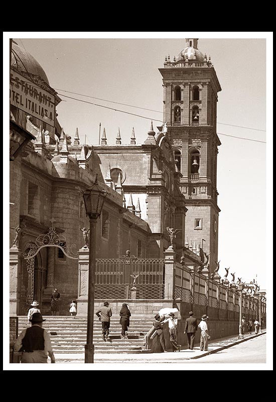 Vista parcial de la Catedral de Puebla