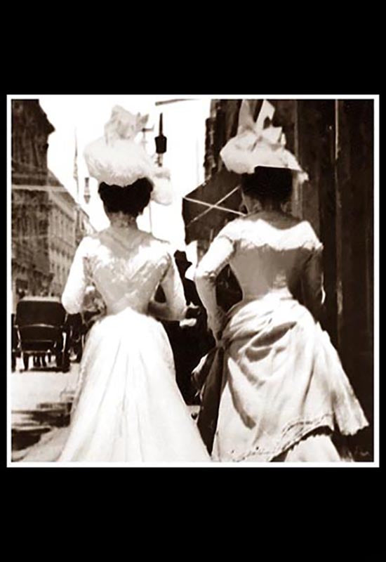 Damas caminando en Calle Plateros