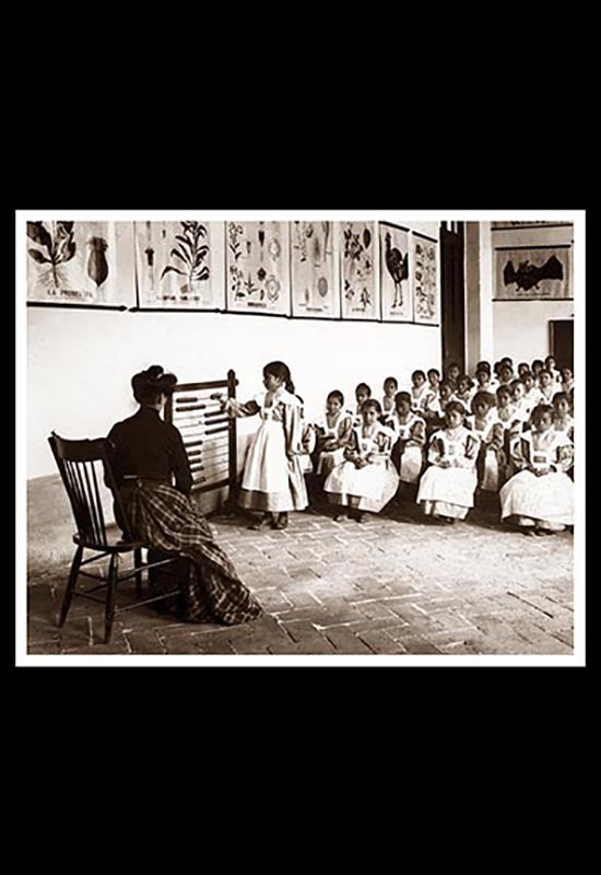 Interior de un salón en el Colegio de las Vizcaínas