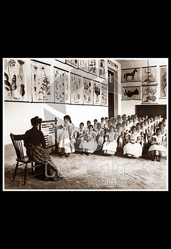 Interior de un salón en el Colegio de las Vizcaínas