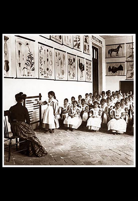 Interior de un salón en el Colegio de las Vizcaínas