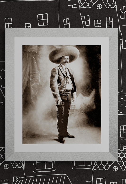 Gral. Emiliano Zapata retratado en estudio