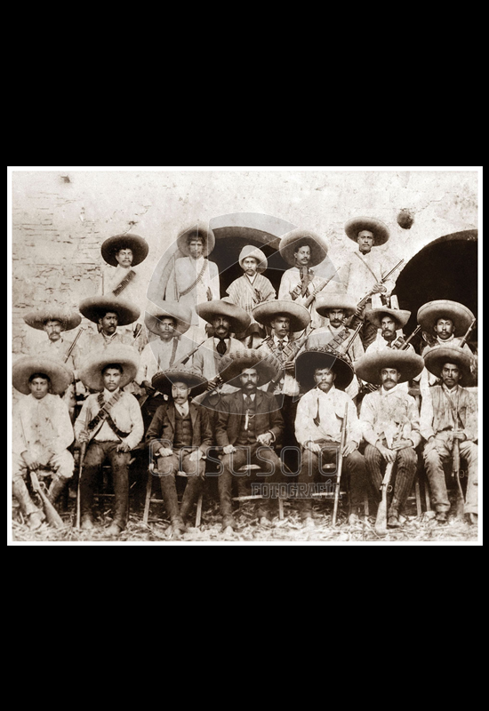 Gral. Emiliano Zapata con su Estado Mayor
