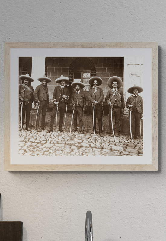 Soldados rurales en calle de Amecameca