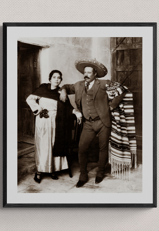 Gral. Francisco Villa con su esposa Austreberta Rentería