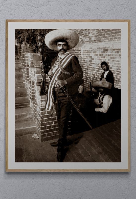 Gral. Emiliano Zapata con rifle y sable – Archivo fotográfico Agustin ...