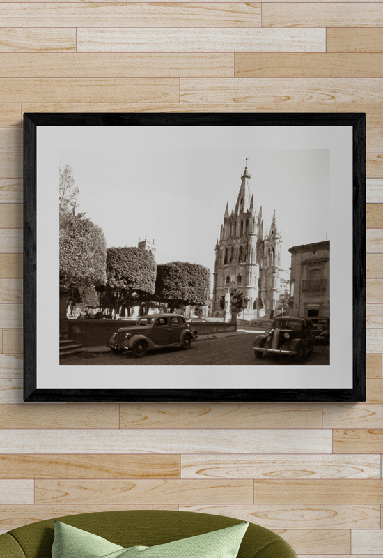 Vista de una calle y la Catedral en San Miguel Allende