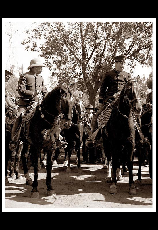 Gral. Francisco Villa y sus tropas en Chapultepec