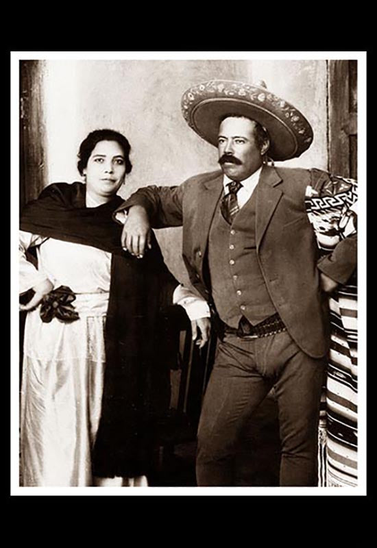 Gral. Francisco Villa con su esposa Austreberta Rentería
